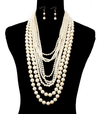 Chunky Pearl Necklace Set